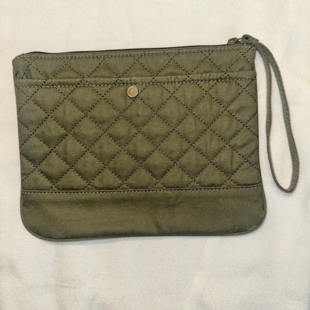 Lands' End Green Quilted Clutch Wristlet